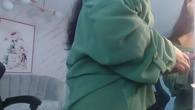 victoria hernandez t  online show from March 6, 1:50 pm