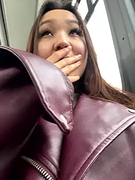 KissMeEva online show from October 10, 8:19 am