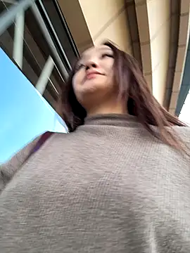 KissMeEva online show from September 18, 2:15 pm