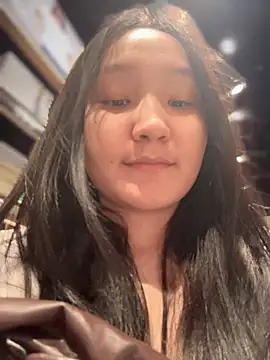 KissMeEva online show from October 31, 3:05 pm