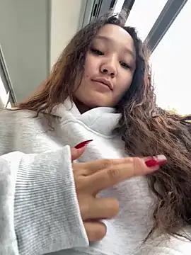 KissMeEva online show from October 5, 9:03 am