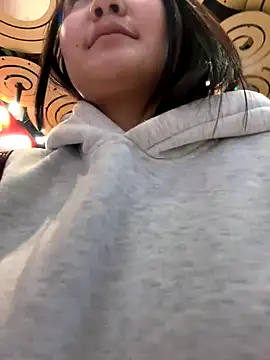 KissMeEva online show from October 16, 2:30 pm