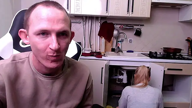 space danger online show from October 29, 8:00 pm