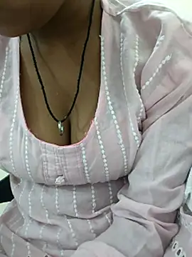 Snapshot of Alia-00 chatting on October 31, 5:09 am Alia-00 online show from October 31, 5:09 am