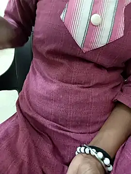 Snapshot of Alia-00 chatting on October 5, 4:39 am Alia-00 online show from October 5, 4:39 am