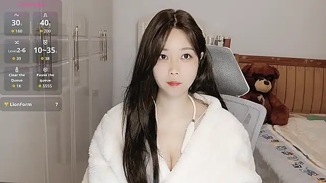 Snapshot of Xiaotantan-99 chatting on October 24, 7:43 pm Xiaotantan-99 online show from October 24, 7:43 pm