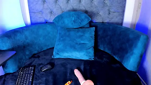 Snapshot of SafiroBlake chatting on October 5, 3:55 am SafiroBlake online show from October 5, 3:55 am