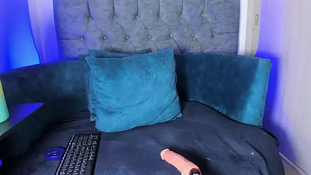 Snapshot of SafiroBlake chatting on October 2, 3:44 am SafiroBlake online show from October 2, 3:44 am