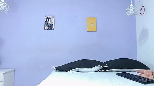 Snapshot of penelope_gucci1 chatting on October 30, 12:28 pm penelope gucci1 online show from October 30, 12:28 pm