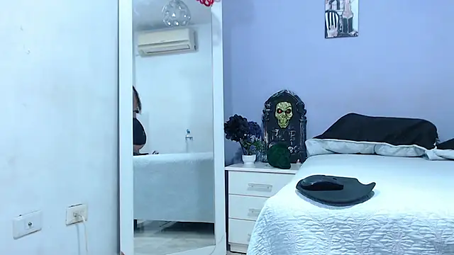 Snapshot of penelope_gucci1 chatting on October 31, 12:31 pm penelope gucci1 online show from October 31, 12:31 pm