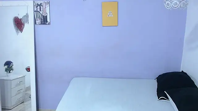 Snapshot of penelope_gucci1 chatting on October 9, 1:04 pm penelope gucci1 online show from October 9, 1:04 pm