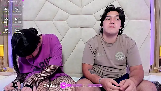 EmilyANDrew  online show from October 6, 4:40 am