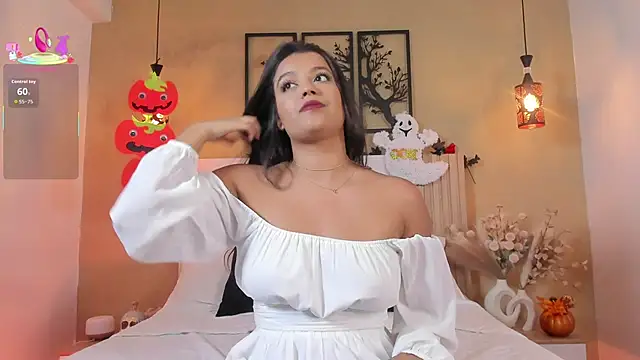 Snapshot of Camila_Bustamante chatting on October 28, 4:46 pm Camila Bustamante online show from October 28, 4:46 pm