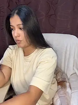 Snapshot of Camila_Bustamante chatting on October 13, 11:40 pm Camila Bustamante online show from October 13, 11:40 pm