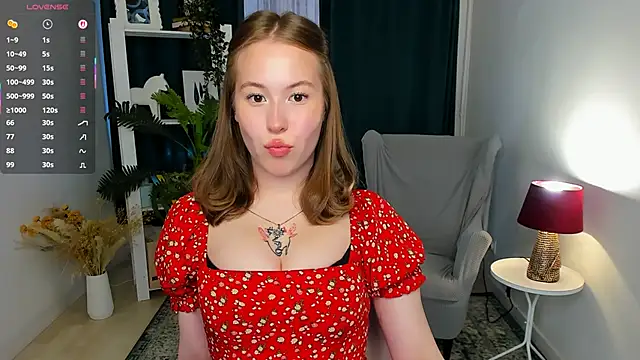 LanaRoselle online show from April 25, 8:50 pm