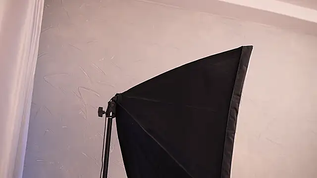 Snapshot of Ariaa_Isabell chatting on October 23, 6:25 pm Ariaa Isabell online show from October 23, 6:25 pm