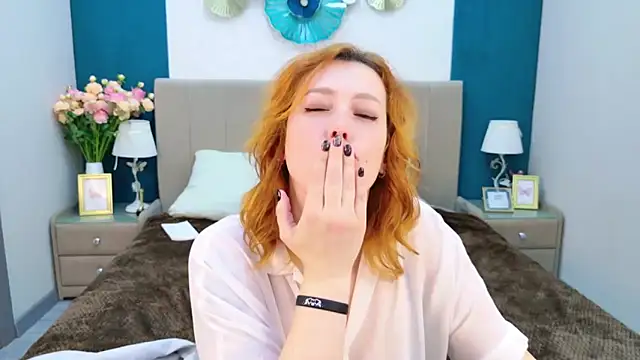 Snapshot of Evie_Bennet chatting on October 15, 4:09 pm Evie Bennet online show from October 15, 4:09 pm