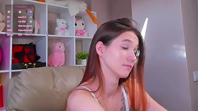 Eva Hollowey online show from September 25, 10:58 am