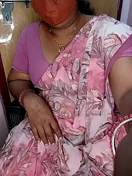 Snapshot of Jessi_25 chatting on October 14, 6:10 pm Jessi 25 online show from October 14, 6:10 pm