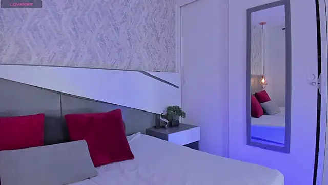 LanaCavendish online show from October 31, 4:00 pm