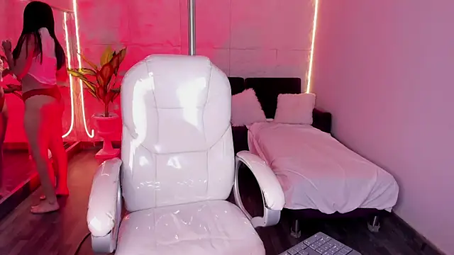 Snapshot of LovelyEyesx chatting on October 30, 5:14 pm LovelyEyesx online show from October 30, 5:14 pm