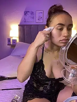 juliana-mancini online show from November 19, 7:25 pm