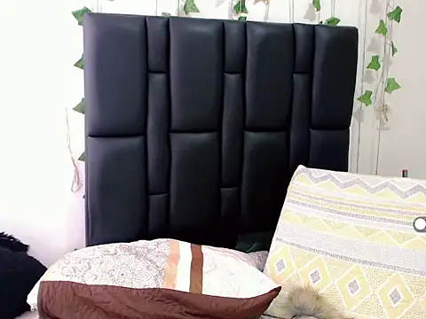 Snapshot of sara_arias00 chatting on October 4, 3:38 pm sara arias00 online show from October 4, 3:38 pm