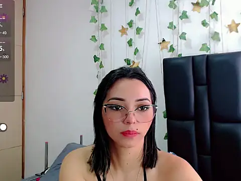 Snapshot of sara_arias00 chatting on September 21, 3:32 pm sara arias00 online show from September 21, 3:32 pm