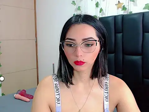 Snapshot of sara_arias00 chatting on September 15, 2:36 pm sara arias00 online show from September 15, 2:36 pm