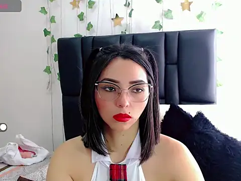 Snapshot of sara_arias00 chatting on October 3, 3:17 pm sara arias00 online show from October 3, 3:17 pm