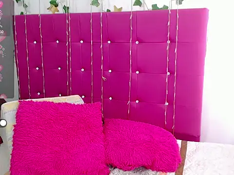 Snapshot of sara_arias00 chatting on October 10, 8:58 pm sara arias00 online show from October 10, 8:58 pm