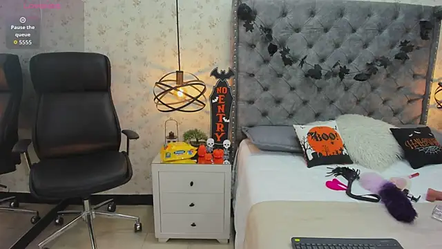 Snapshot of Aprilwatson chatting on October 20, 7:17 pm Aprilwatson online show from October 20, 7:17 pm