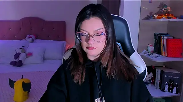 OphelianaRose33 online show from February 16, 7:47 pm