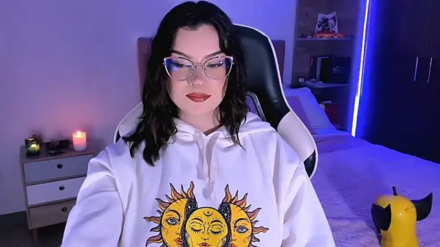 OphelianaRose33 online show from October 4, 12:05 am