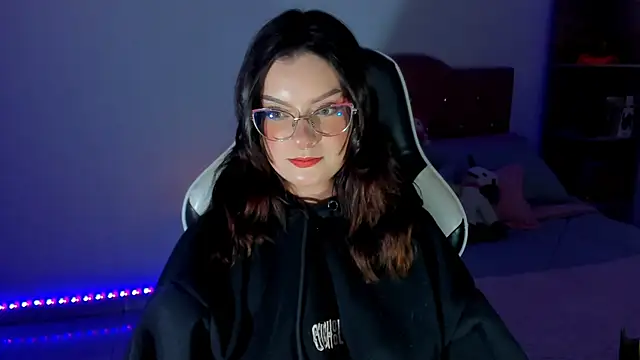 OphelianaRose33 online show from April 17, 9:50 pm