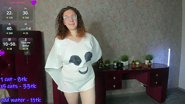 ellie coy  online show from October 30, 1:45 pm