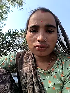 Hot raaani online show from November 7, 6:19 am