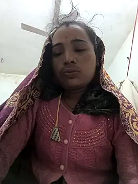 Hot raaani online show from December 21, 10:57 pm