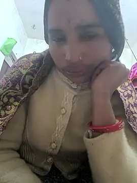 Hot raaani online show from January 11, 2:55 pm