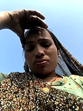 Hot raaani online show from December 19, 7:55 am