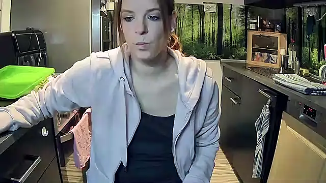 SexyMilf 37 online show from October 7, 8:35 pm