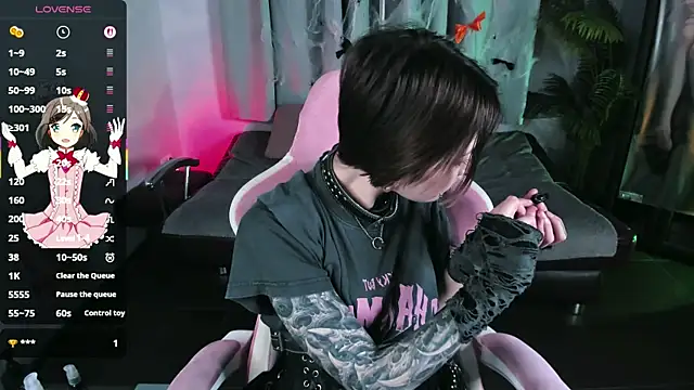 MiraVelle online show from October 27, 9:53 pm