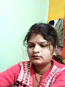 Hot mirchjii online show from January 6, 10:02 pm