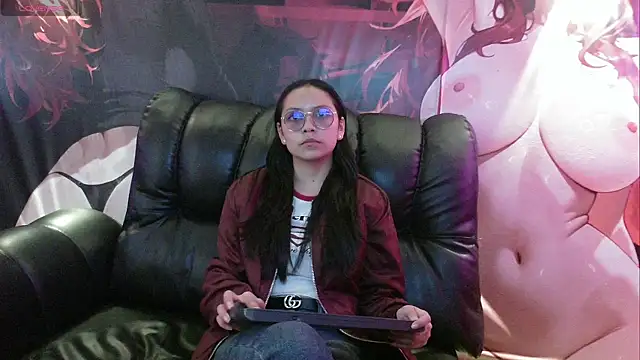 Snapshot of katalina07_1 chatting on October 18, 5:04 pm katalina07 1 online show from October 18, 5:04 pm