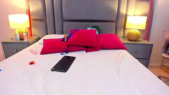 GabyMoreau online show from January 9, 8:46 pm