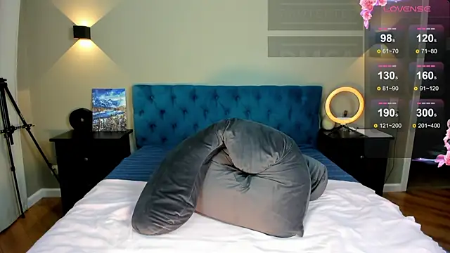 linda ada online show from October 31, 4:00 pm