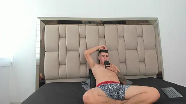 Enzo issis online show from October 2, 6:35 pm