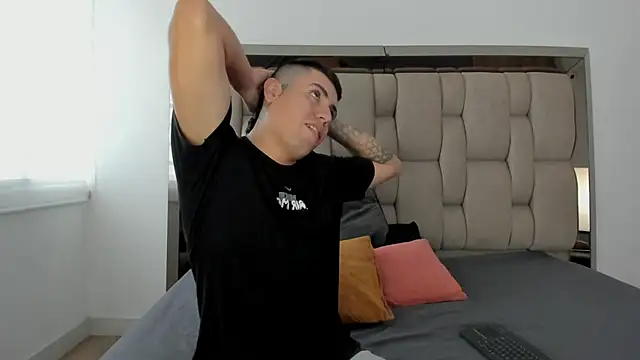 Enzo issis online show from September 19, 6:51 pm