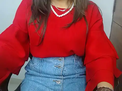 Urlove lily online show from December 5, 4:30 pm