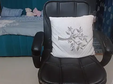 Snapshot of Urlove_lily chatting on September 30, 6:08 am Urlove lily online show from September 30, 6:08 am